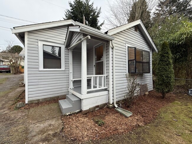 Photo - 10048 Interlake Ave N