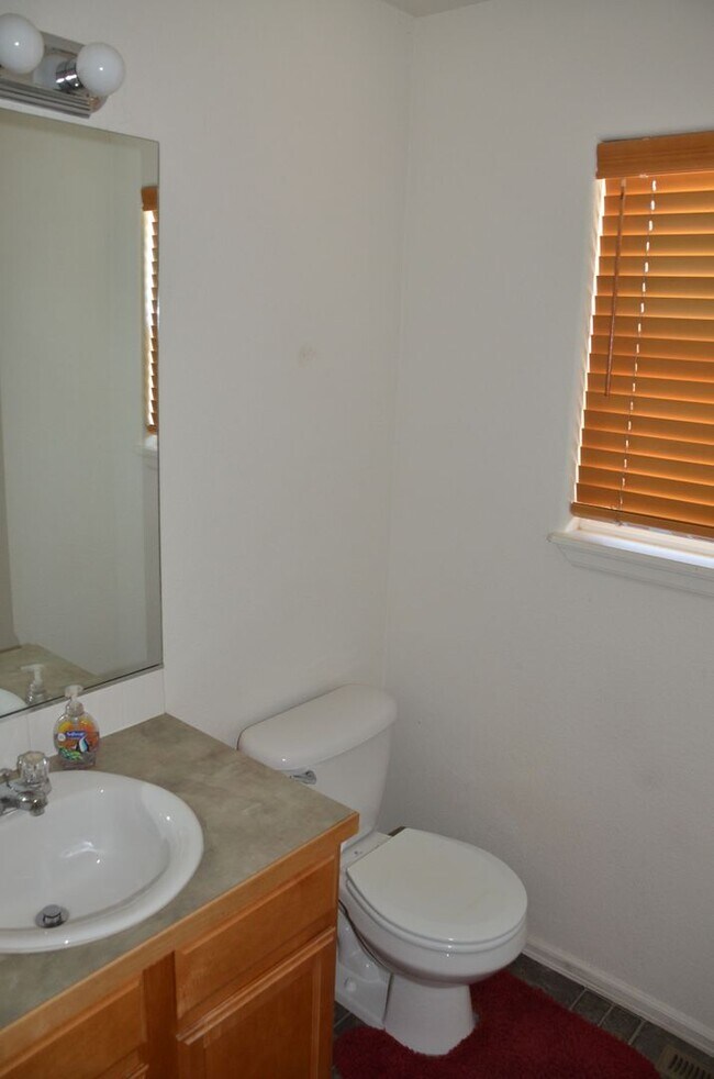 Wonderful 4 Bedroom Home in North Fort Col... Casas en Alquiler