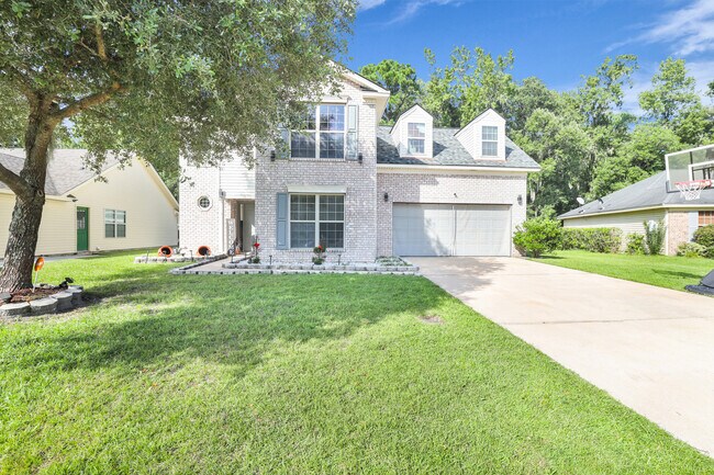 Photo - 136 Meadowside Ln