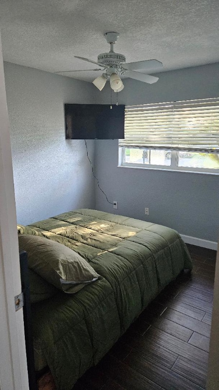 Photo - 415 Lochmond Dr