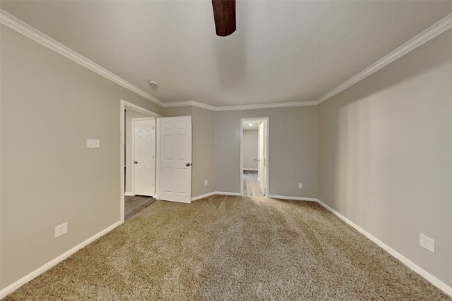 Photo - 3906 Falvel Shadow Creek Dr