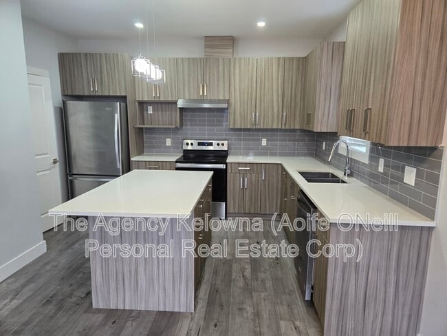 Photo - 834 Cadder Ave