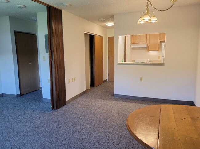 Photo - 741 S Illinois Ave