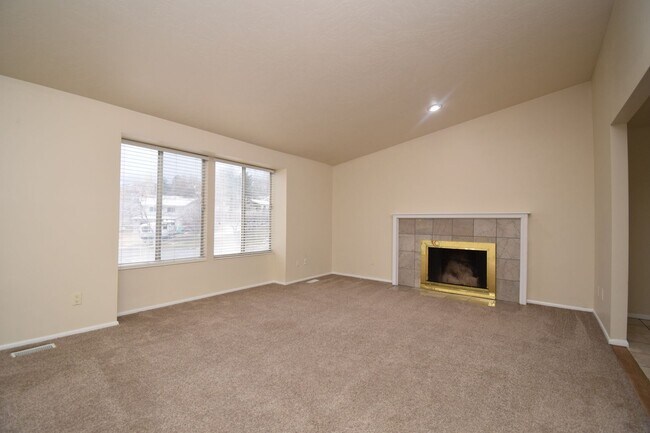 Photo - Bright 3 Bed in North Salt Lake – Near Parks, Trails, Shopping & Dining!!