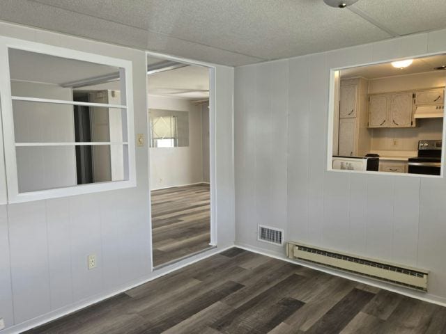 Photo - 109 49th Ave W