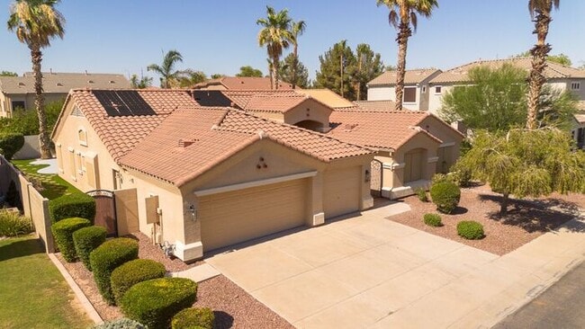 Photo - Gorgeous Everything you Need 4Bedroom plus Den Chandler Home!