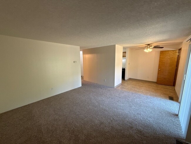 Photo - 621 Glen Creek Rd NW