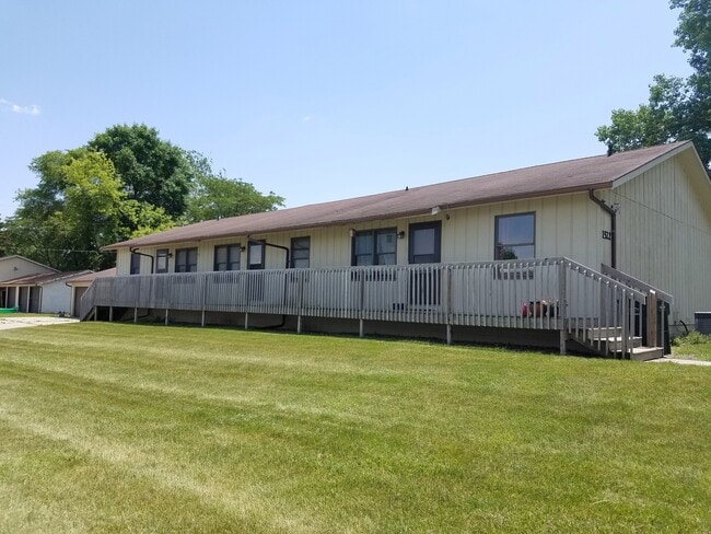 Building Photo - 1522 Delaware Ave Unit 2