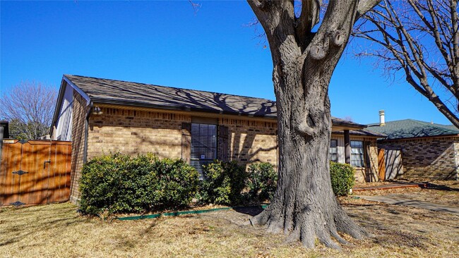 Photo - 2115 Chatsworth Rd