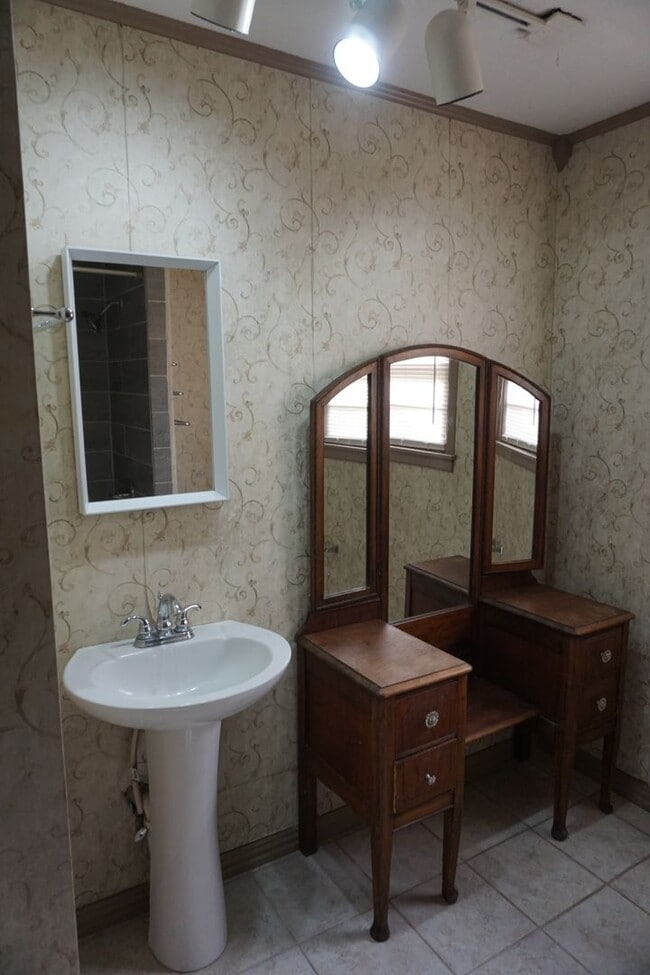 Photo - 2319 32nd St Unit 2319 32nd Front