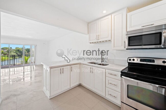 Building Photo - 15685 SW 82nd Cir Ln Unit 216