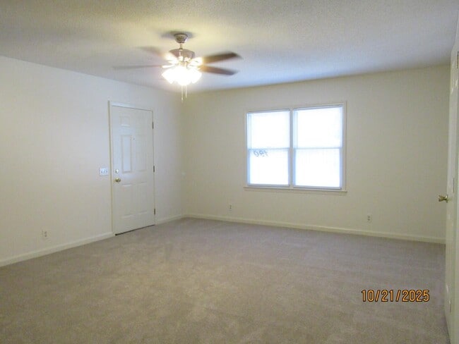 Photo - 190 Gertrude Dr