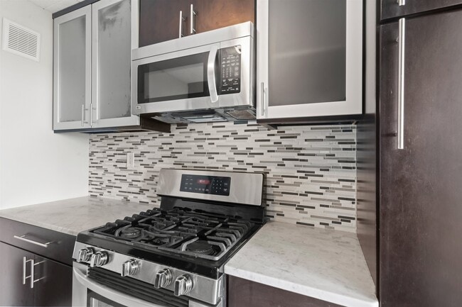 Photo - 9060 Palisade Ave Unidad 706