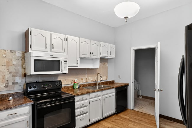 Photo - 475 N 24th St