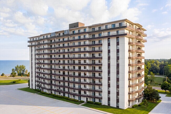 Building Photo - Marina Park Place
