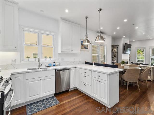 Photo - 722 F Ave