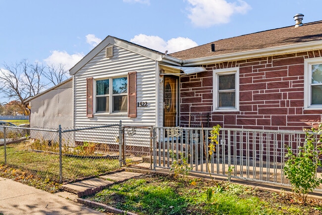 Photo - 1522 W 9th St