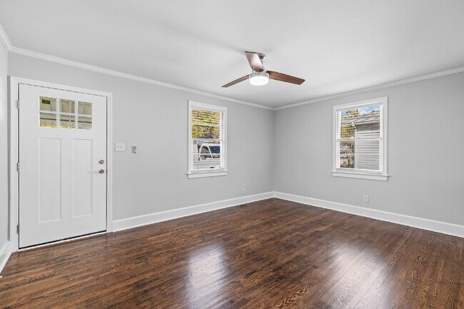 Photo - "2-Bed Bungalow with Granite Touches & Gleaming Hardwoods in Durham!"