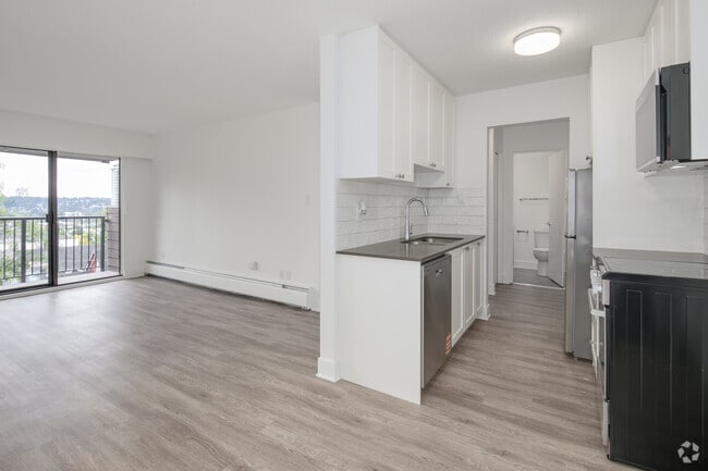 2BR, 1.5BA - 775SF