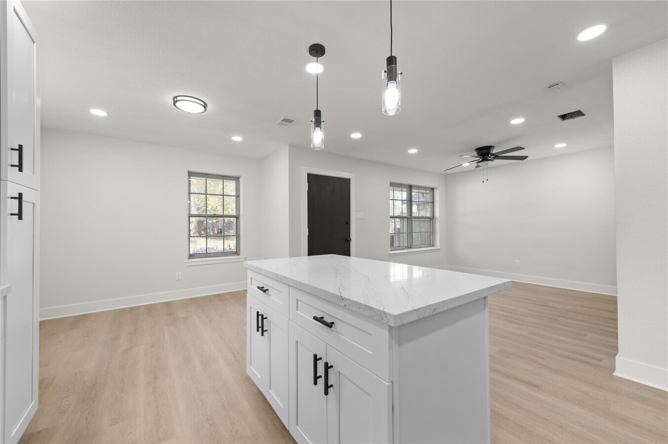 Photo - 1107 Progreso Dr