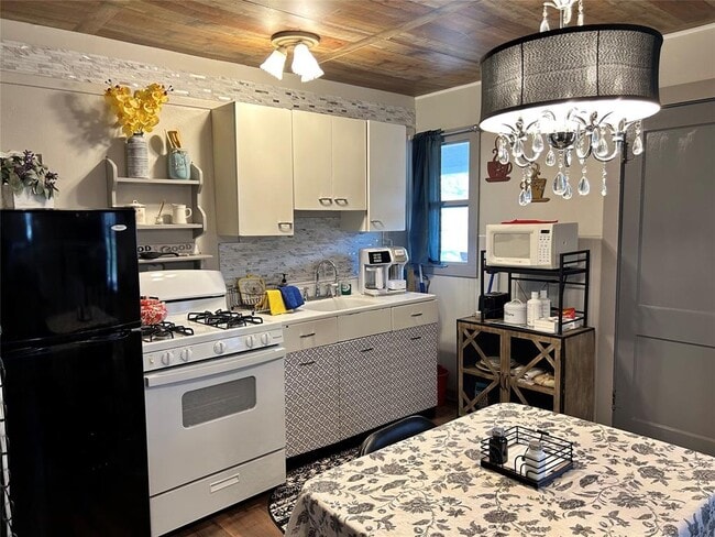 Photo - 161 Alexander Dr Unit 8