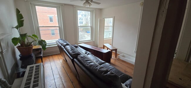 Building Photo - 15 Friendship Rd Unit Penthouse