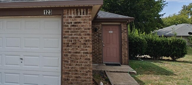 Building Photo - 123 Prairie Creek Cir