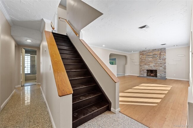 Photo - 2 Dale Carnegie Ct
