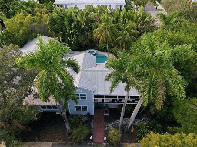 Photo - 459 NE 15th Ave