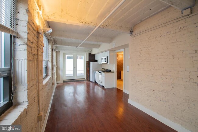 Building Photo - 1501 Locust St Rental