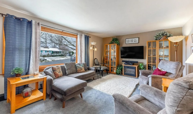 Photo - Charming 3 Bedroom in Overlook Heights