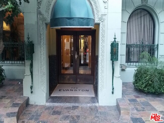 Photo - 630 S Kenmore Ave Unit 300