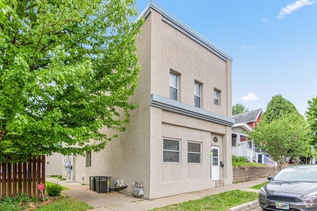 Building Photo - 518 Ohio St Unit 1 Rental