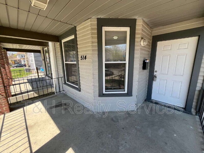 Photo - 514 E 33rd St