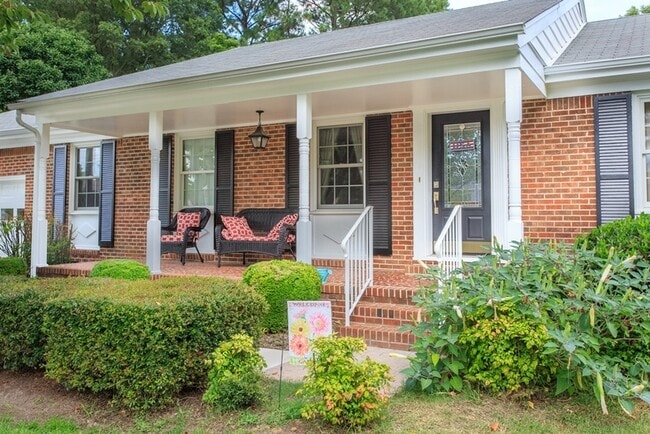 Building Photo - 3617 Hermitage Dr