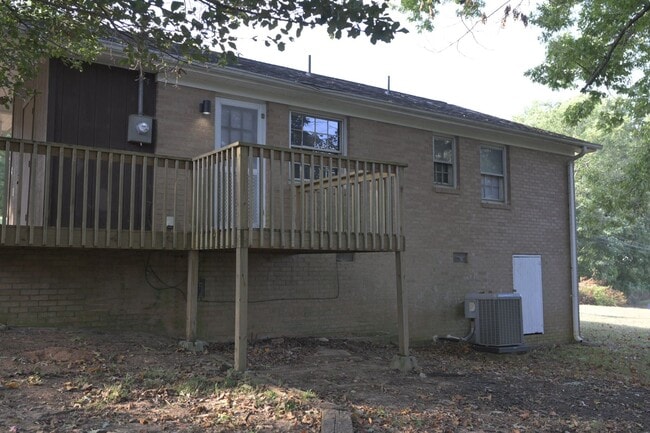 Photo - 2BR/2BA Home with Patio & Pet Friendly in ...