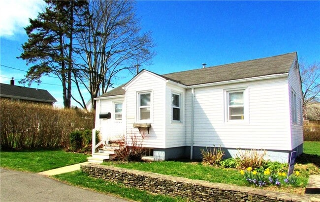 Building Photo - 35 Rosa Rd