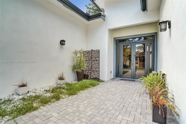 3909 SW 54th St