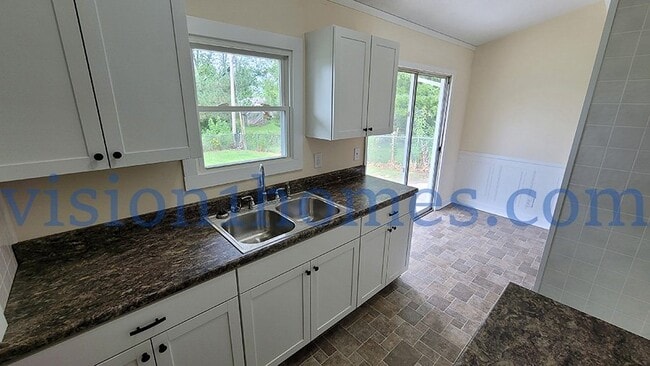 Photo - 1605 Karen St