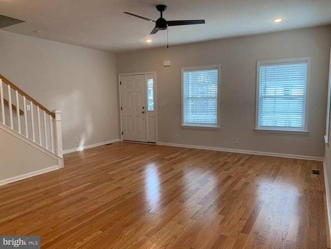 327 Maple Ave