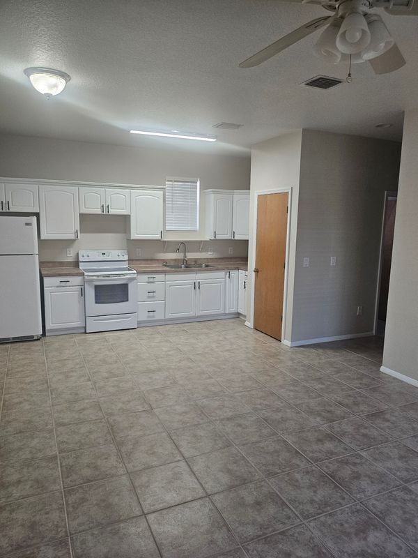 Building Photo - 271 Ridge Rd NW