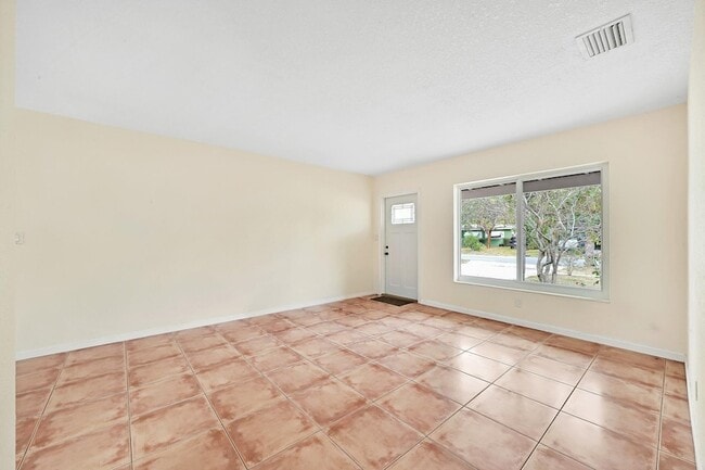 Photo - 1101 SW 1st Ave