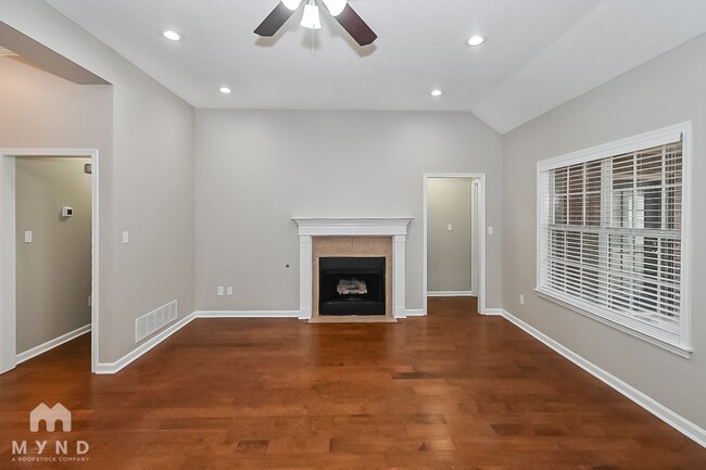 Photo - 1113 Deer Creek Dr