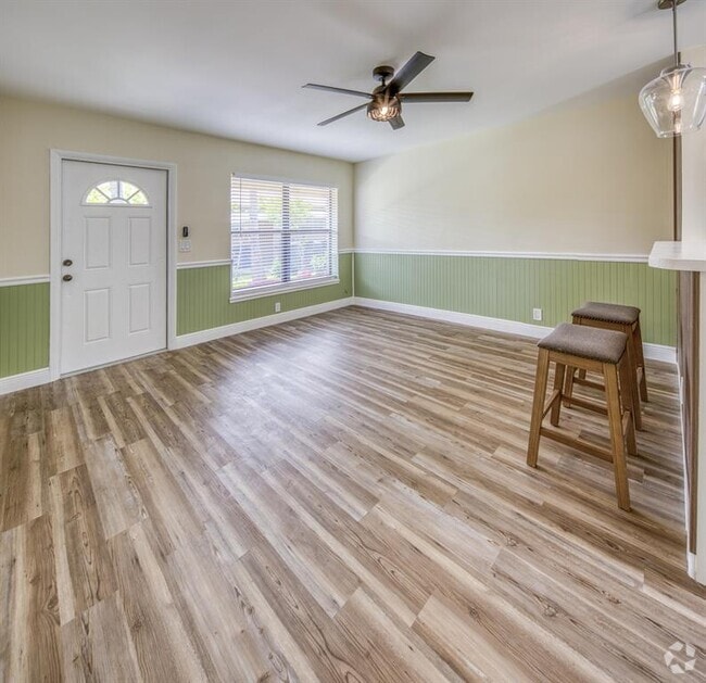Building Photo - 241 NE 40th Ct Unit 241 Rental