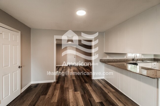 Photo - 103 Galahad Dr