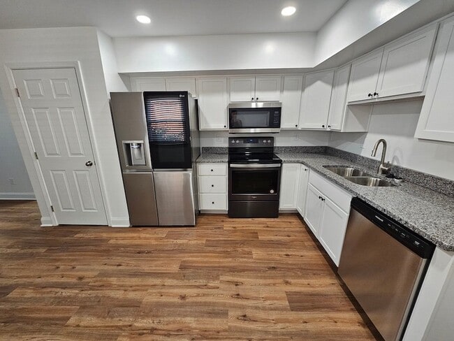 Photo - 61 Edwards Ave