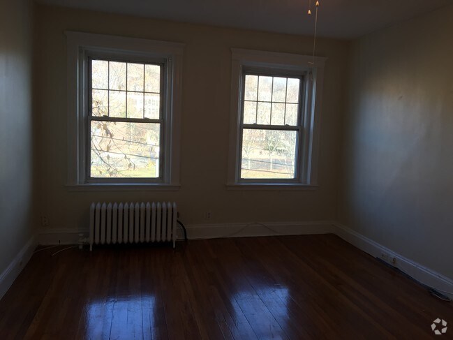Building Photo - 726 Washington St Rental