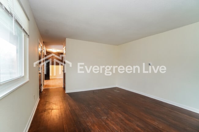 Photo - 1824 Nason Ave