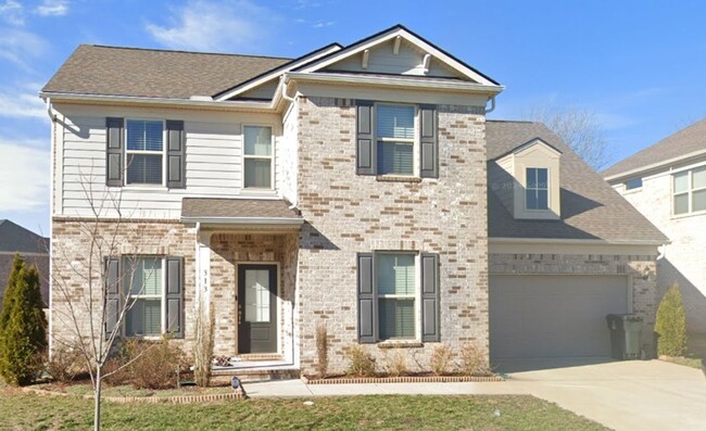 4 Bedroom, 3.5 Bath Home w/ Backyard and 2... - 4 Bedroom, 3.5 Bath Home w/ Backyard and 2...