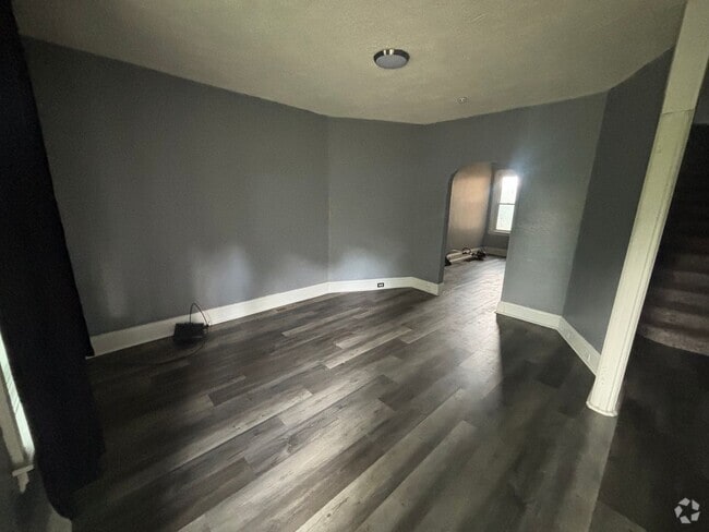 Building Photo - 2 bedroom 1 bath house for rent in Mt Wash...